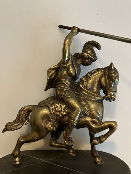 Escultura metal cavaleiro
