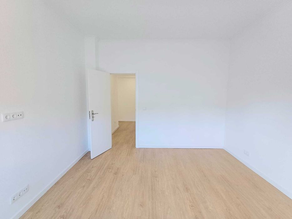 Apartamento T3 Remodelado – Duas Frentes, Suite e Varandas – Benfica
