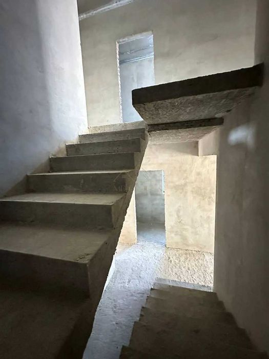 Продаж таунхауса 155м2 з гаражем в місті, поруч все необхідне!