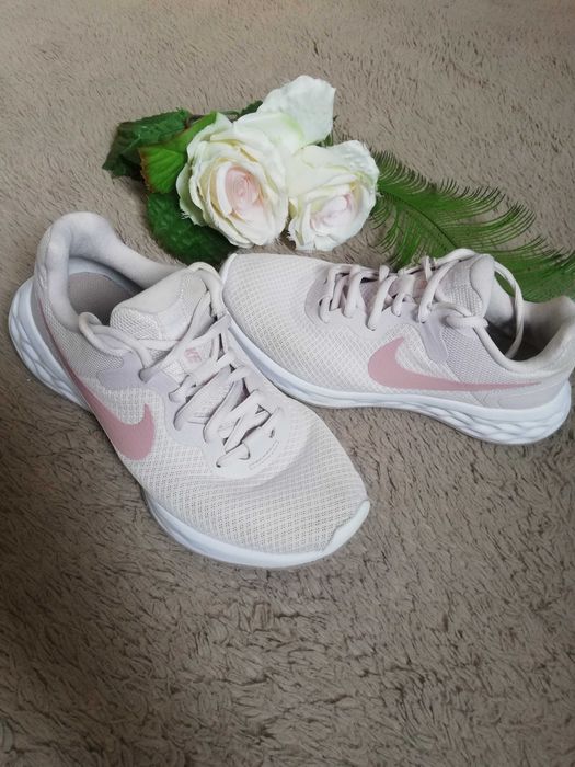 Nike buty damskie sportowe Revolution 6 rozmiar 36