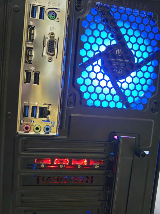 Komputer gamingowy – Ryzen 5 5500 GT + RX 5700 XT + 16GB RAM + Win 11