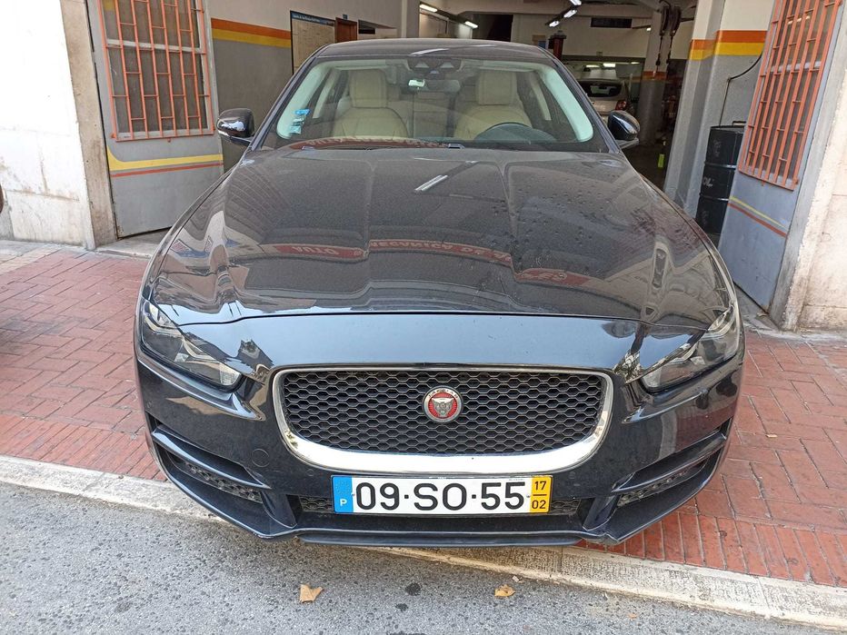 Jaguar XE — fotografia 2