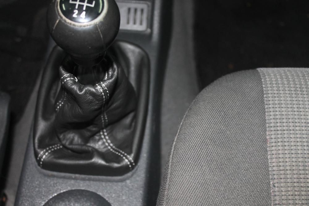 Opel Corsa C Travão de mão e mudanças em pele fole forra cobertura