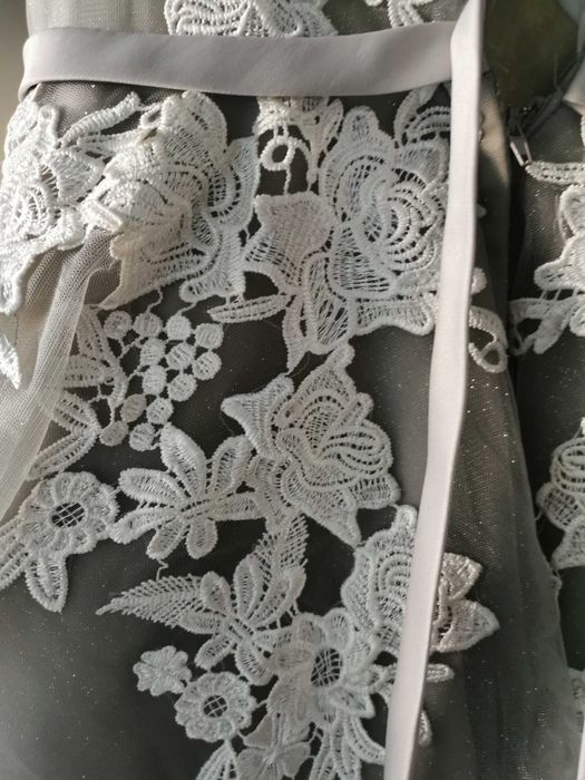 Sukienka tiulowa szara koronka gorset rozkloszowana warstwy brokat