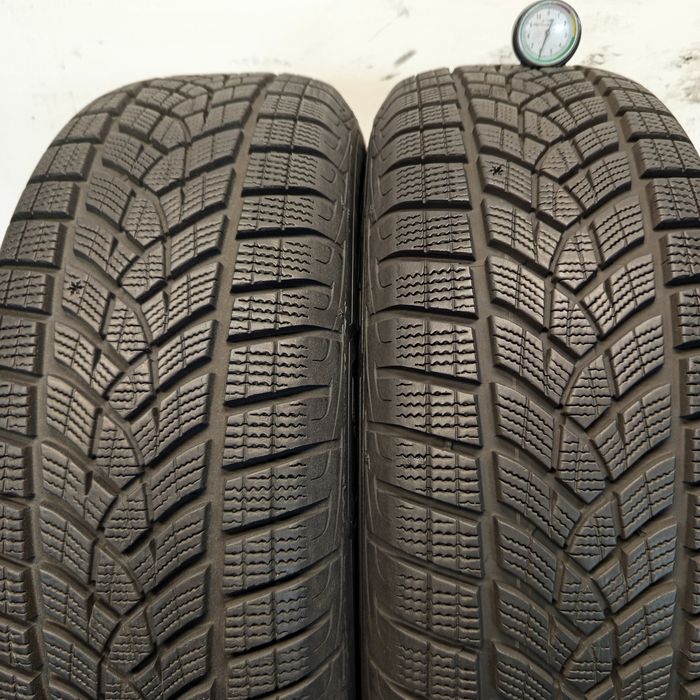 235/65R17 Goodyear UltraGrip
