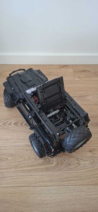 Jipe Off-Road SUV Preto – Kit de Blocos de Construção (Estilo Lego Technic) (2343+ Peças)