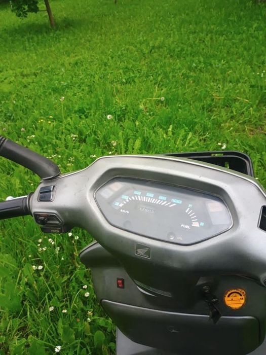 Продам Honda Lead 90 куб. см  Надійний та економний двомісний мопед 2011 року