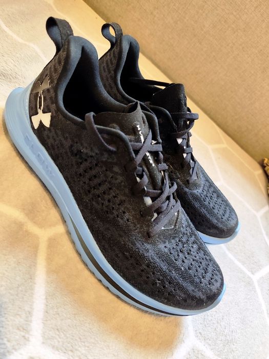 Buty do biegania Under Armour UA Velociti 4 - rozmiar 44