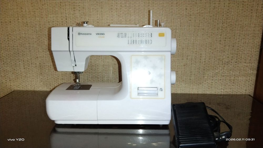 Прямострочная машина Husqvarna Viking E10