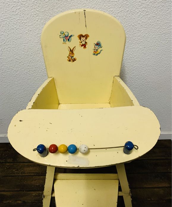 Cadeira de refeição criança vintage muito simpática