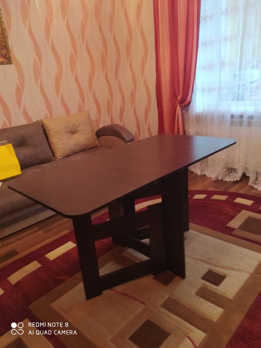 Розкладний стіл. Стіл - книжка