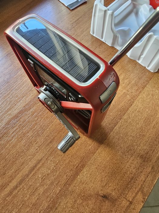 Радіоприймач  Eton frx3+  на аккумуляторі та з динамо машиною