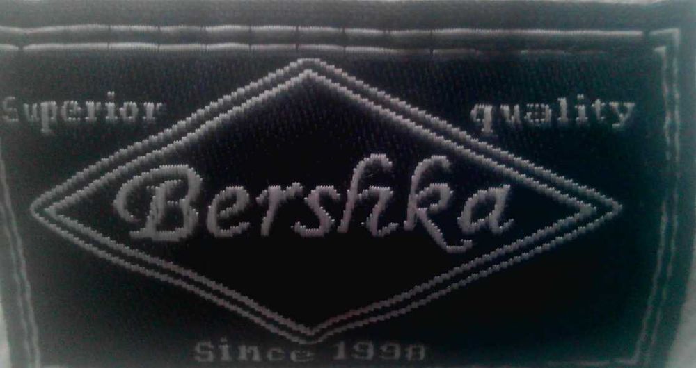 Бренд Bershka широкие джинсы трубы карго на подростка