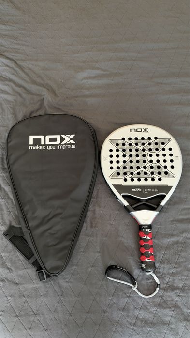 Raquete de Padel NOX AT10 GENIUS 18K AGUSTIN TAPIA 2024