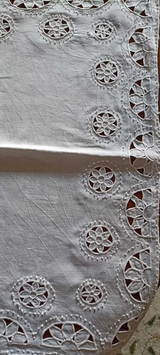 Toalha de linho bordada