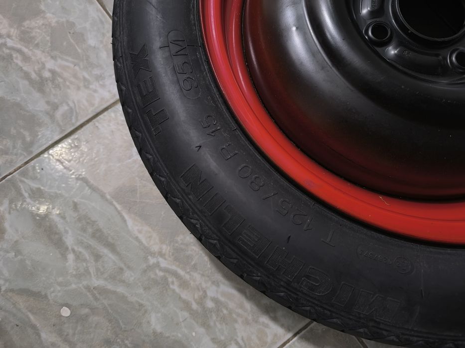 Pneu suplente Ford 4x108