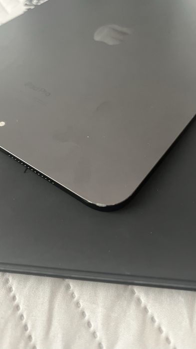 Pack iPad Pro 11" M4 (256GB) + Magic Keyboard (Como Novo) + Pencil Pro – Com Garantia