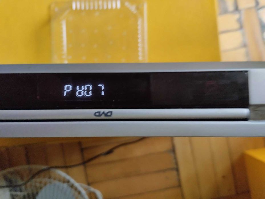 ДВД видеоплейер ДЭУ в хорошем рабочем состояниию