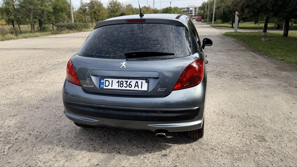Peugeot 207 2008 року