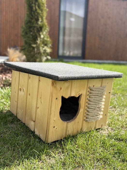 Buda dla kota z izoolacja