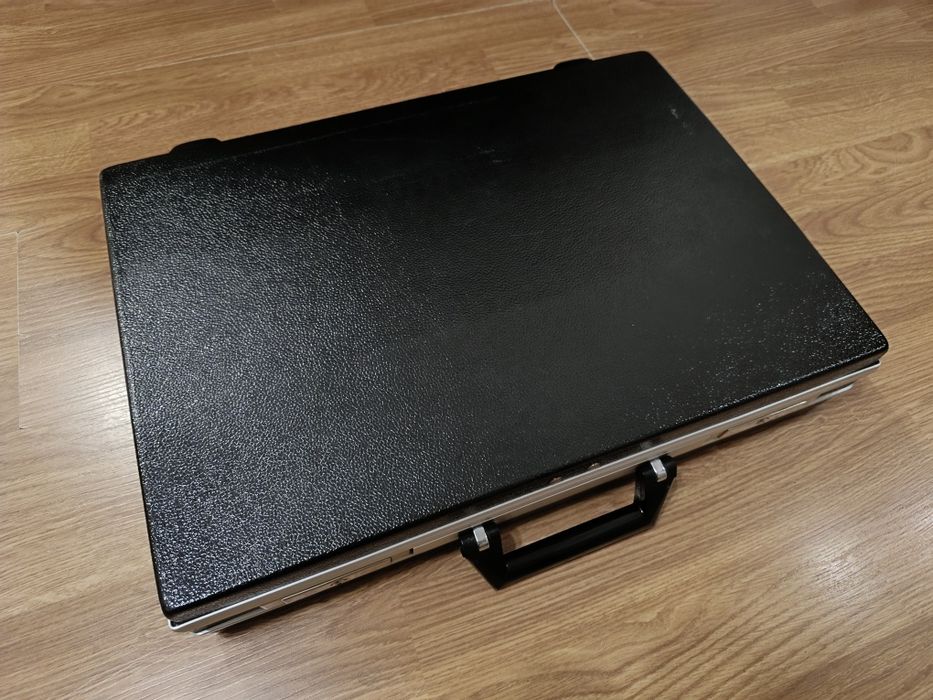 Кейс пластиковий "дипломат"