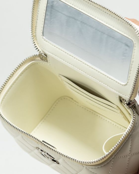 Сумка Chanel / сумочка шанель біла молочна