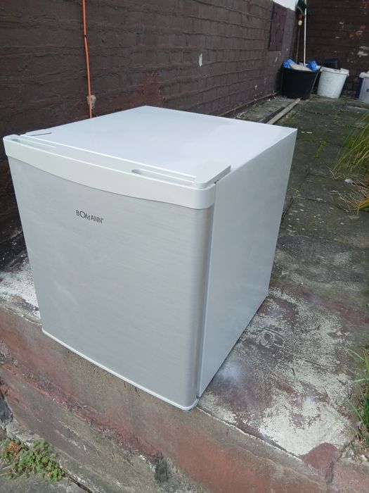 Mała lodówka z małym zamrażarnikiem firmy BOMANN  energooszczędna A ++