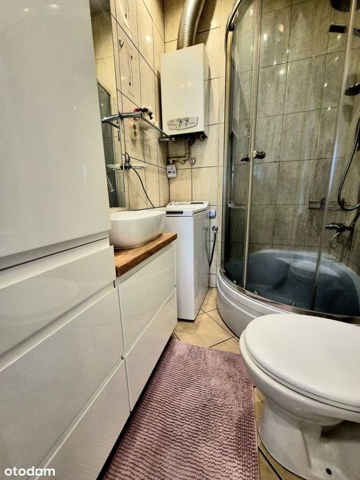 Przestronny dom z drugim budynkiem i dwoma garażami - Radom, Idalin