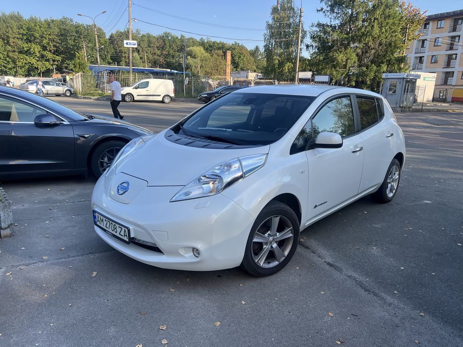 Оренда Авто Нісан Ліф 1