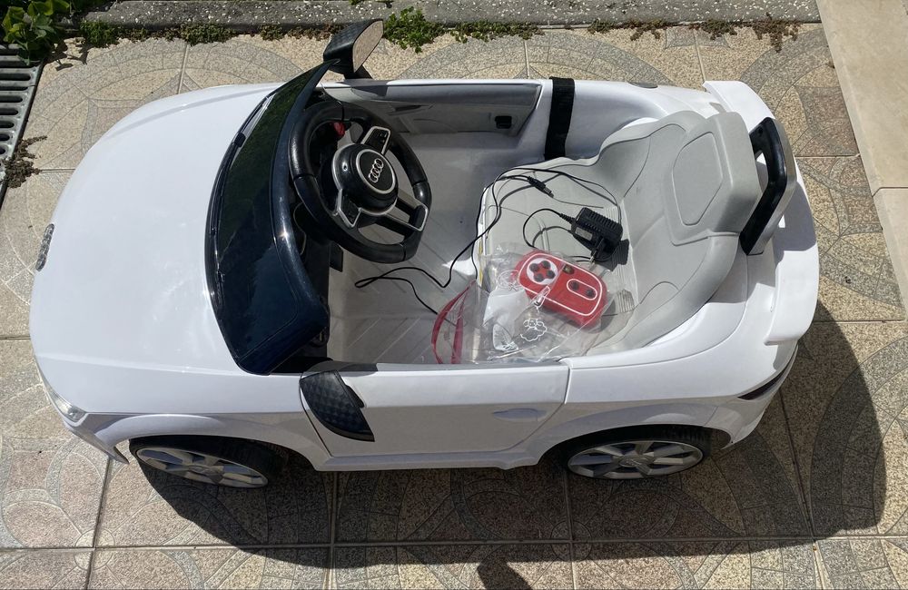 Audi TT Rs criança