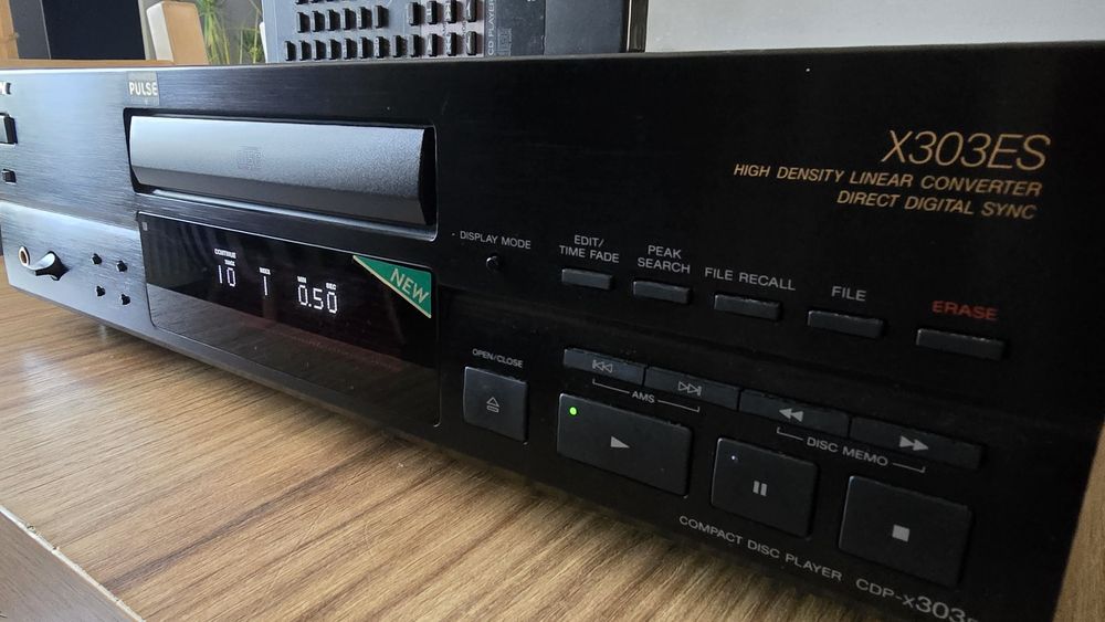 Sony X303ES- CD plus pilot