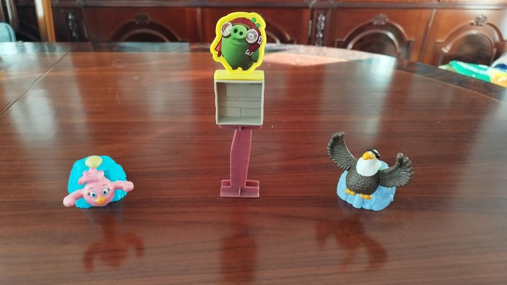 Bonecos do McDonald's angry birds
