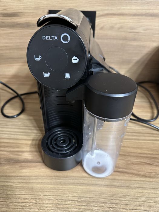 Кавоварка Delta Q
