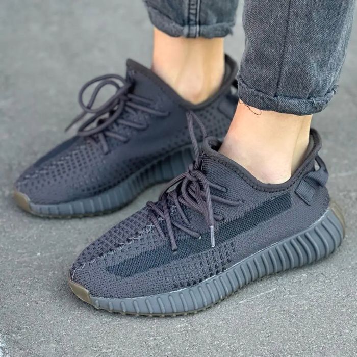 Жіночі кросівки  izi yeezy 350  35 36 37 38  41 42 43