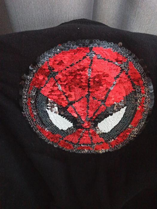 Bluza czarna, cekiny zmieniające się, Spiderman, Capitan Ameryka H&M