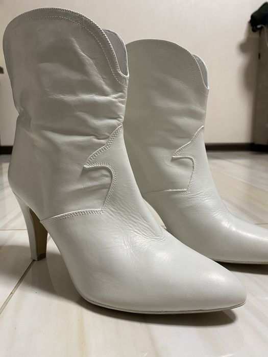 Білі шкіряні ботильйони на підборах | Елегантні, made in Italy/Europe