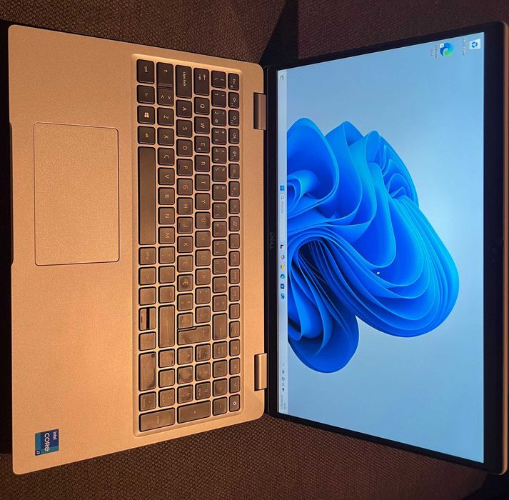 Portátil DELL Latitude 5520 i7