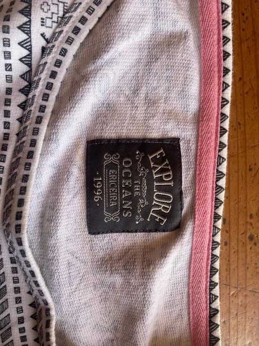 Camisola cropped Ericeira. Envio grátis.