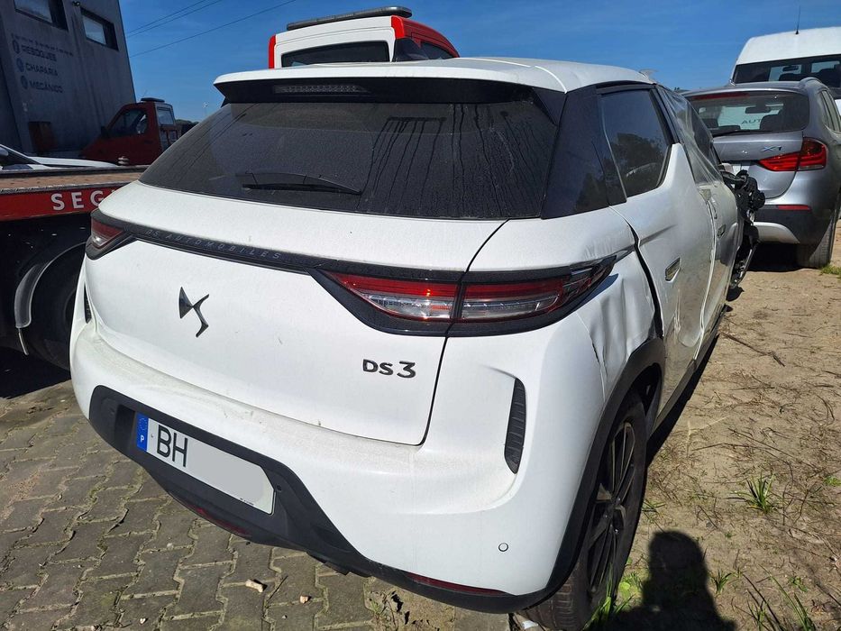 DS 3 CrossBlack 2024