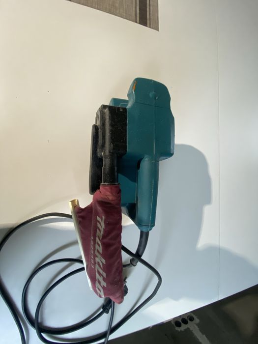 Ленточная шлифмашина Makita 9911