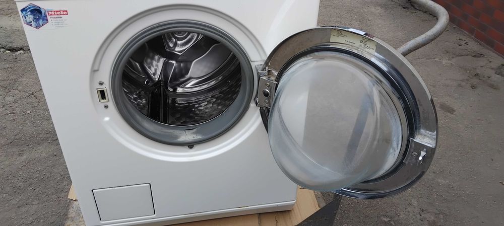 Німецька пральна машина Miele W 3245 Softtronic 6 кг Сотовий барабан