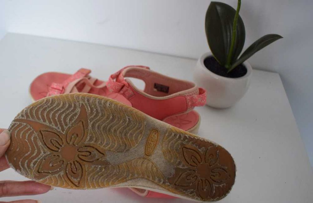 Keen sandału buty 36 koralowe damskie