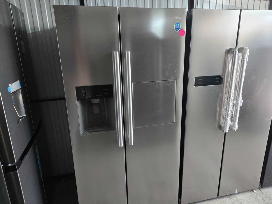 Janki, ul. Wspólna 6 Lodówka side by side z barkiem Midea