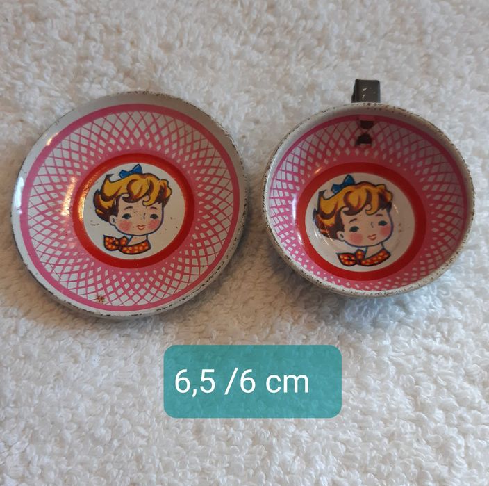 Brinquedo antigo - Chávena e Pires em esmalte