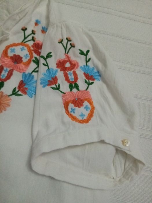 Camisa de senhora bordada