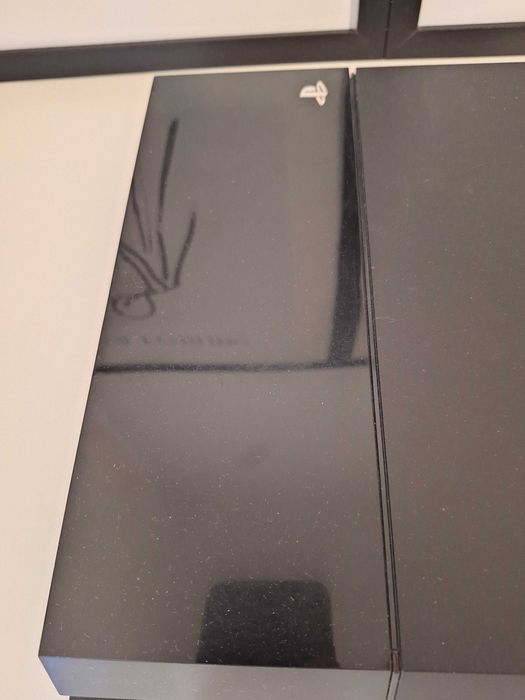 Konsola PS4 FAT + 2 pady