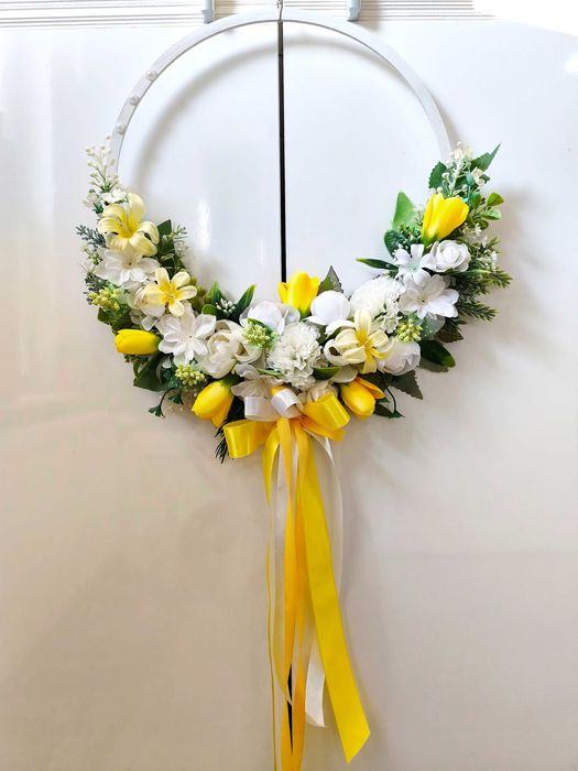 Wianek kwiatowy wiosenny 30 cm