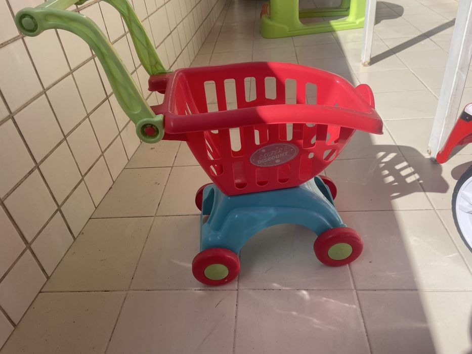 Carronho de compras de crianca.