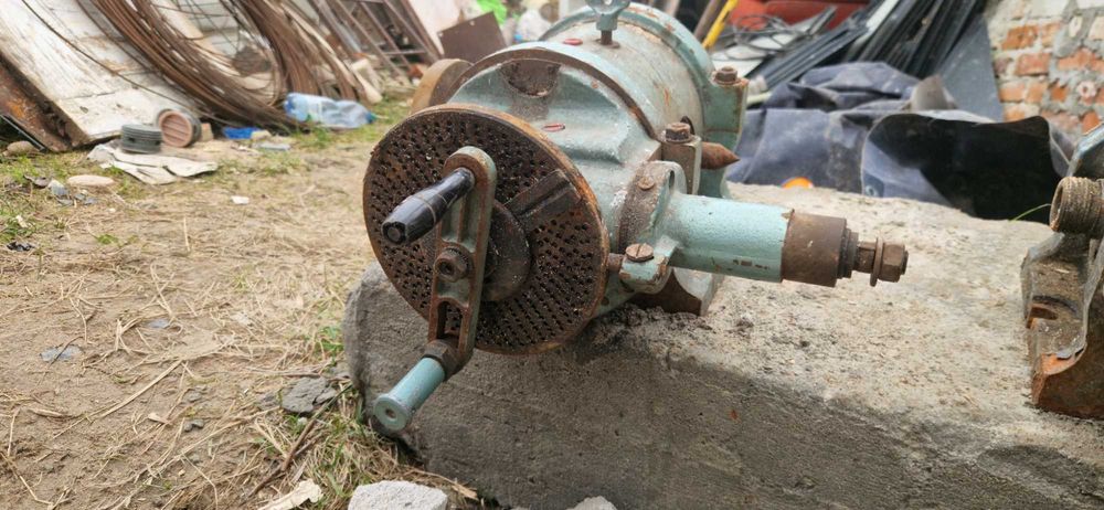 ділильна головка УДГ-Д-200