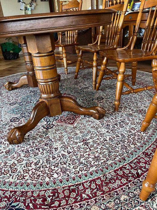 Продається стіл зі стільцями